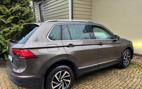 Volkswagen Tiguan I, 2018 год, 2 500 000 рублей, 4 фотография