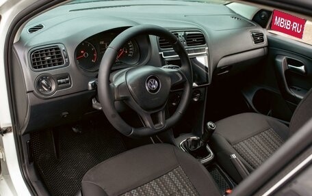 Volkswagen Polo VI (EU Market), 2016 год, 895 000 рублей, 13 фотография