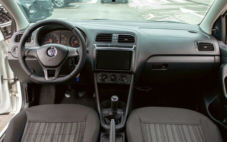 Volkswagen Polo VI (EU Market), 2016 год, 895 000 рублей, 15 фотография