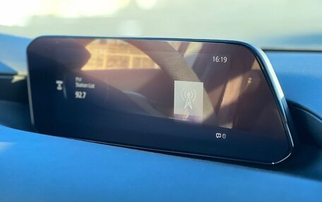 Mazda 3, 2021 год, 2 100 000 рублей, 24 фотография