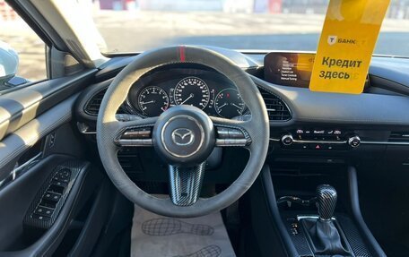 Mazda 3, 2021 год, 2 100 000 рублей, 31 фотография