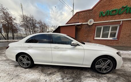 Mercedes-Benz E-Класс, 2019 год, 4 900 000 рублей, 3 фотография