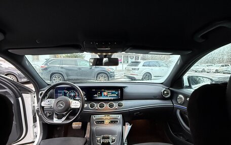 Mercedes-Benz E-Класс, 2019 год, 4 900 000 рублей, 10 фотография