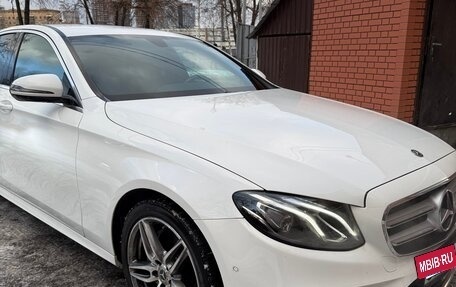 Mercedes-Benz E-Класс, 2019 год, 4 900 000 рублей, 2 фотография