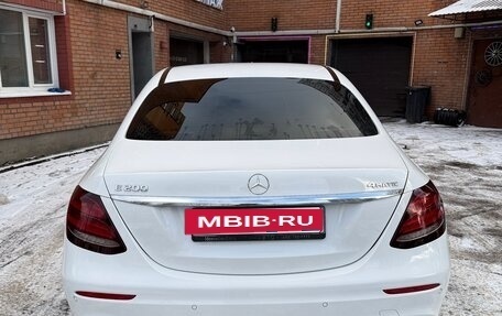 Mercedes-Benz E-Класс, 2019 год, 4 900 000 рублей, 5 фотография