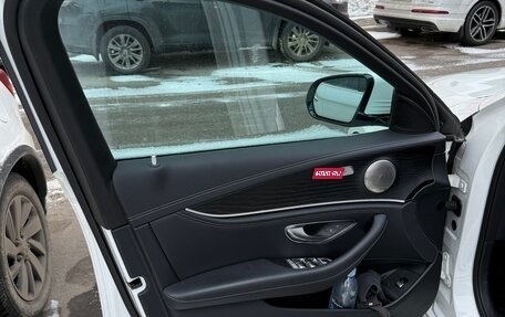 Mercedes-Benz E-Класс, 2019 год, 4 900 000 рублей, 15 фотография