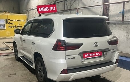 Lexus LX III, 2017 год, 6 950 000 рублей, 5 фотография