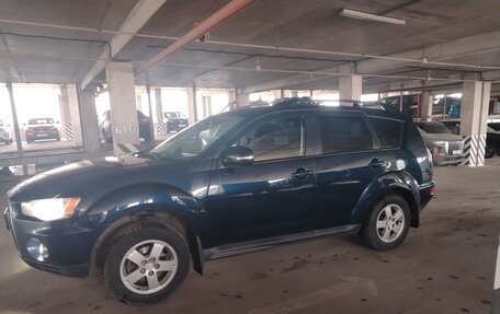 Mitsubishi Outlander III рестайлинг 3, 2011 год, 800 000 рублей, 3 фотография