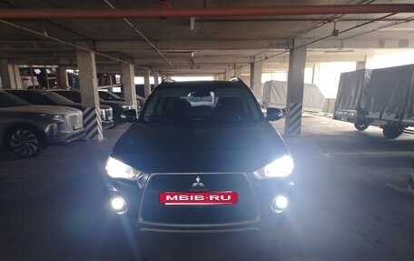 Mitsubishi Outlander III рестайлинг 3, 2011 год, 800 000 рублей, 2 фотография