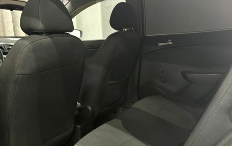 Hyundai Solaris II рестайлинг, 2011 год, 749 900 рублей, 13 фотография