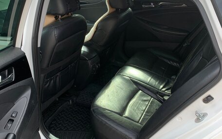 Hyundai Sonata VI, 2011 год, 980 000 рублей, 8 фотография