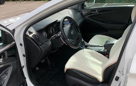 Hyundai Sonata VI, 2011 год, 980 000 рублей, 7 фотография