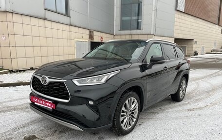 Toyota Highlander, 2023 год, 5 700 000 рублей, 4 фотография