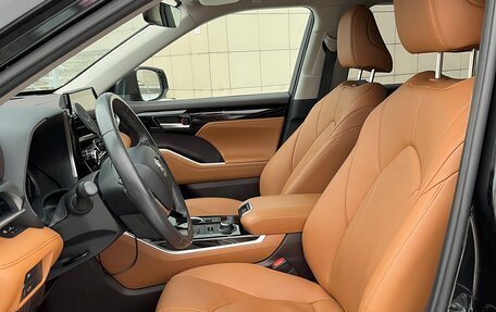 Toyota Highlander, 2023 год, 5 700 000 рублей, 7 фотография