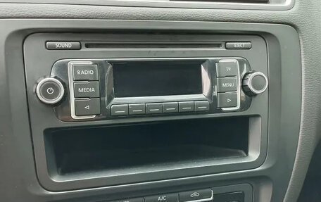 Volkswagen Jetta VI, 2013 год, 750 000 рублей, 11 фотография