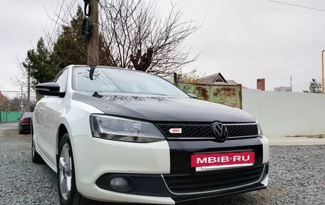 Volkswagen Jetta VI, 2013 год, 750 000 рублей, 3 фотография