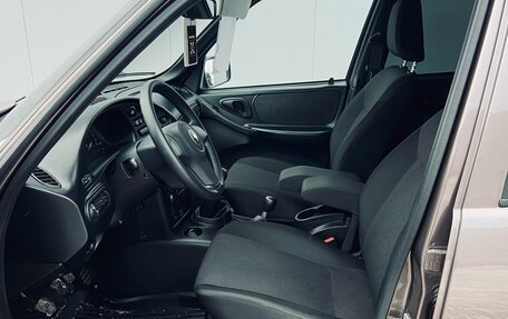 Chevrolet Niva I рестайлинг, 2018 год, 875 000 рублей, 10 фотография