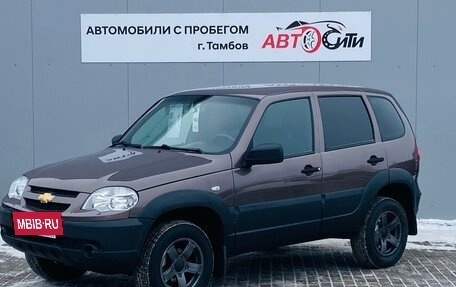 Chevrolet Niva I рестайлинг, 2018 год, 875 000 рублей, 3 фотография