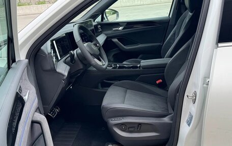 Volkswagen Tiguan, 2025 год, 4 790 000 рублей, 16 фотография