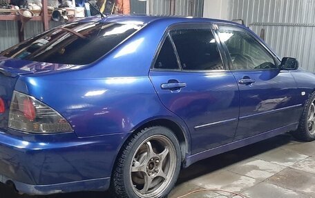 Toyota Altezza, 2003 год, 950 000 рублей, 2 фотография