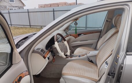 Mercedes-Benz E-Класс, 2005 год, 990 000 рублей, 8 фотография