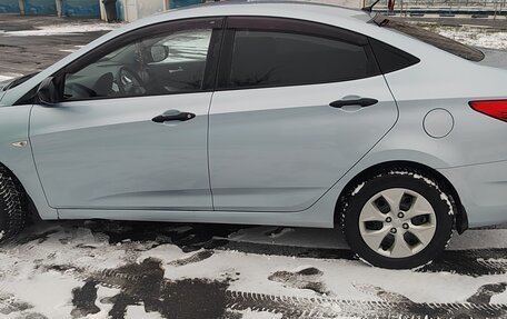 Hyundai Solaris II рестайлинг, 2011 год, 720 000 рублей, 4 фотография