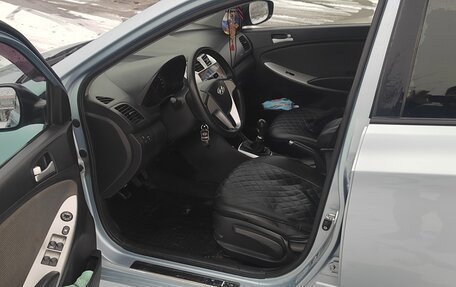 Hyundai Solaris II рестайлинг, 2011 год, 720 000 рублей, 9 фотография