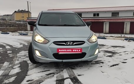 Hyundai Solaris II рестайлинг, 2011 год, 720 000 рублей, 2 фотография