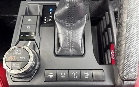 Toyota Tacoma, 2025 год, 7 050 000 рублей, 24 фотография