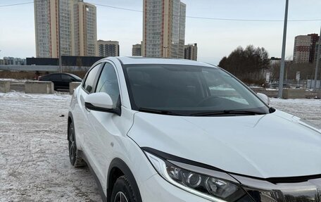 Honda Vezel, 2021 год, 1 550 000 рублей, 2 фотография