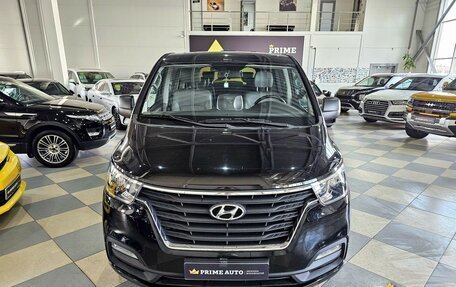 Hyundai Grand Starex Grand Starex I рестайлинг 2, 2020 год, 4 199 000 рублей, 2 фотография