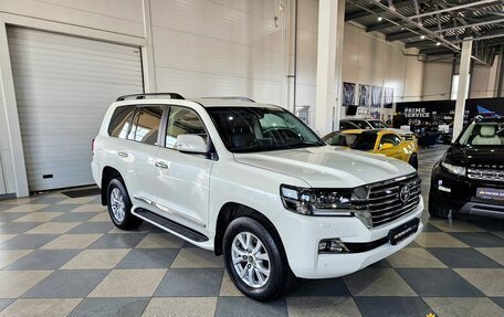 Toyota Land Cruiser 200, 2016 год, 5 859 000 рублей, 3 фотография