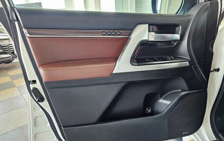 Toyota Land Cruiser 200, 2016 год, 5 859 000 рублей, 10 фотография