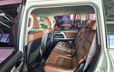 Toyota Land Cruiser 200, 2016 год, 5 859 000 рублей, 18 фотография