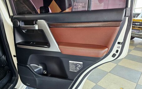 Toyota Land Cruiser 200, 2016 год, 5 859 000 рублей, 20 фотография