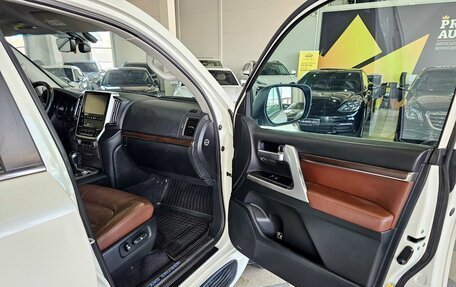 Toyota Land Cruiser 200, 2016 год, 5 859 000 рублей, 22 фотография