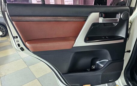 Toyota Land Cruiser 200, 2016 год, 5 859 000 рублей, 17 фотография