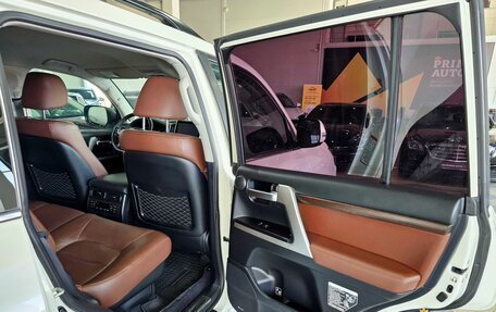 Toyota Land Cruiser 200, 2016 год, 5 859 000 рублей, 19 фотография