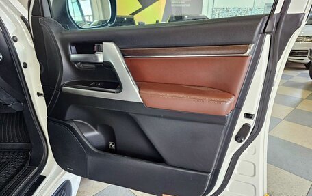 Toyota Land Cruiser 200, 2016 год, 5 859 000 рублей, 23 фотография