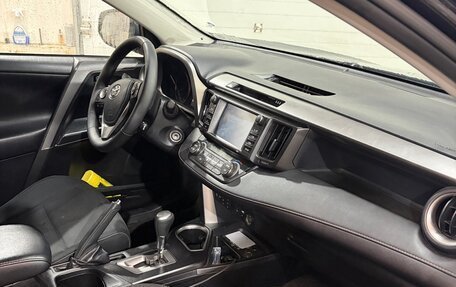 Toyota RAV4, 2017 год, 1 799 000 рублей, 2 фотография