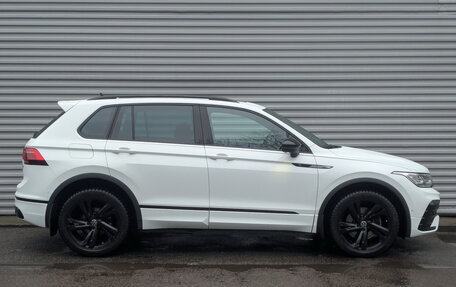 Volkswagen Tiguan II, 2021 год, 3 900 000 рублей, 4 фотография