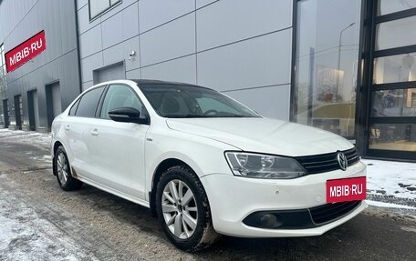 Volkswagen Jetta VI, 2013 год, 799 000 рублей, 3 фотография