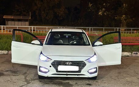 Hyundai Solaris II рестайлинг, 2017 год, 525 000 рублей, 1 фотография