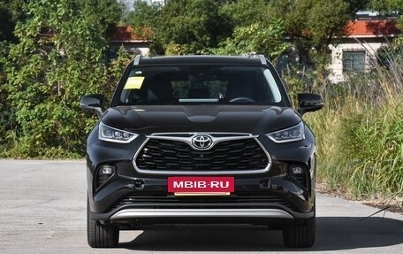 Toyota Highlander, 2025 год, 5 640 000 рублей, 2 фотография