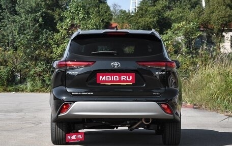 Toyota Highlander, 2025 год, 5 640 000 рублей, 8 фотография