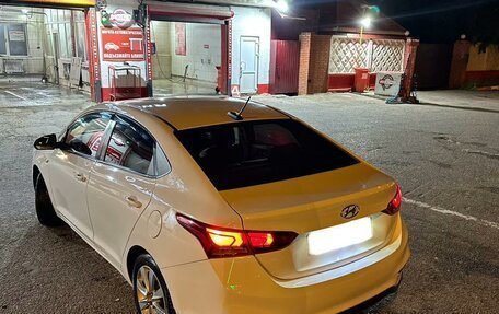 Hyundai Solaris II рестайлинг, 2017 год, 525 000 рублей, 3 фотография