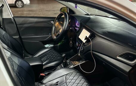 Hyundai Solaris II рестайлинг, 2017 год, 525 000 рублей, 7 фотография