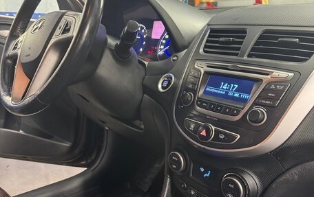 Hyundai Solaris II рестайлинг, 2016 год, 1 100 000 рублей, 3 фотография