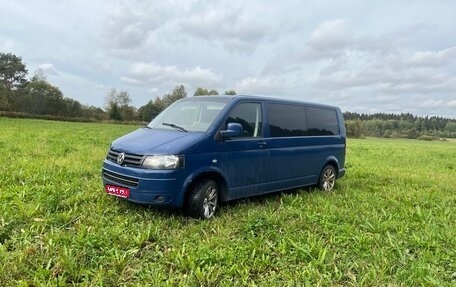 Volkswagen Caravelle T5, 2006 год, 700 000 рублей, 1 фотография
