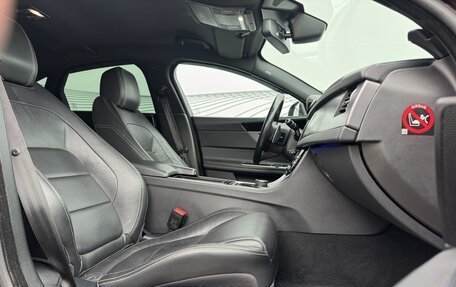 Jaguar XF II, 2018 год, 2 400 000 рублей, 14 фотография